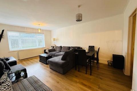 2 bedroom flat to rent, Tithe Court, Langley, SL3 8AS