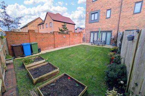 4 bedroom semi-detached house for sale, Woodcote Green, Crowthorne, Berkshire