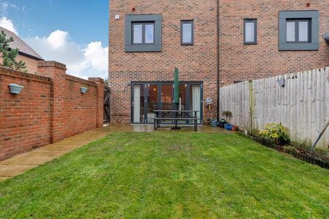 4 bedroom semi-detached house for sale, Woodcote Green, Crowthorne, Berkshire