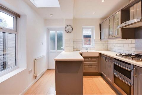 3 bedroom terraced house to rent, Avenue Road Extension, Leicester, LE2