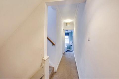 3 bedroom terraced house to rent, Avenue Road Extension, Leicester, LE2
