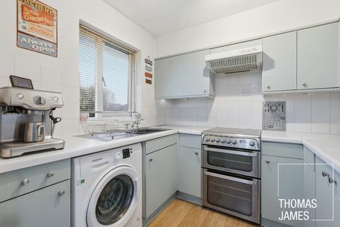 1 bedroom apartment for sale, Medesenge Way, London, N13
