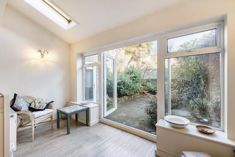 4 bedroom terraced house for sale, Broomhouse Road, London