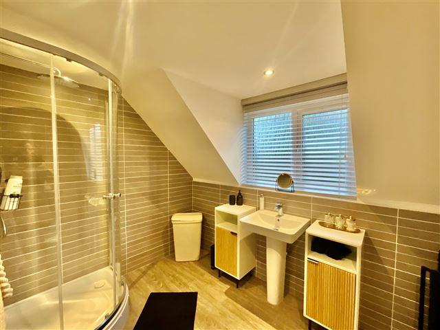 Master En-Suite