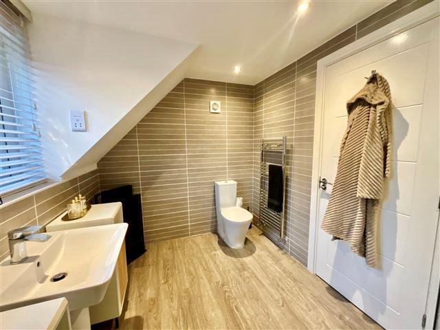 Master En-Suite