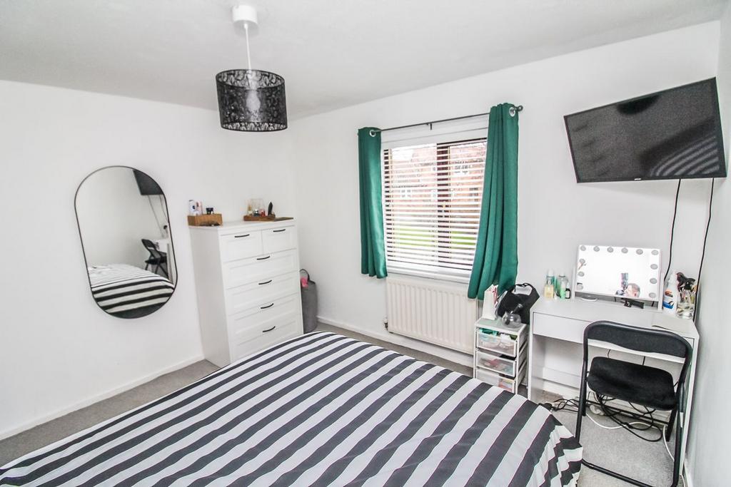 Bedroom One Pic 2