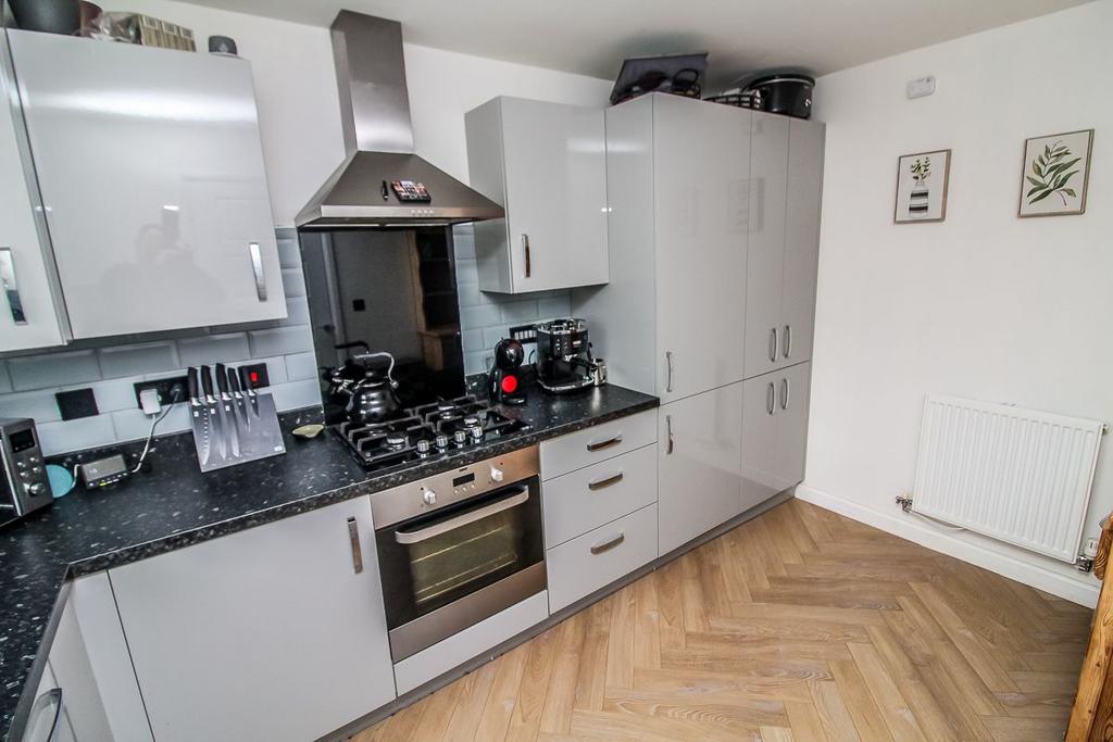 Kitchen Pic 3.