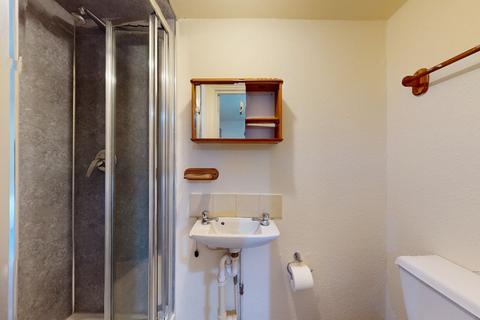Studio to rent, Park Avenue
