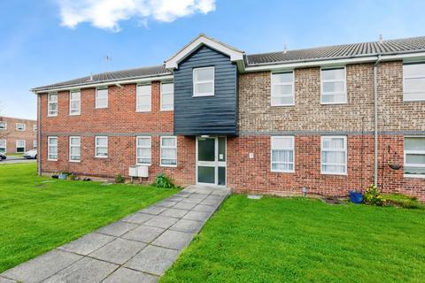 1 bedroom flat to rent, Hazelwood, Benfleet, SS7