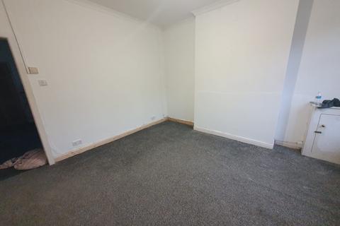 2 bedroom terraced house to rent, Longfield Road, Bolton