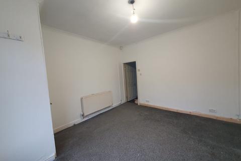 2 bedroom terraced house to rent, Longfield Road, Bolton