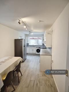 4 bedroom terraced house to rent, Emsworth Road, Portsmouth, PO2