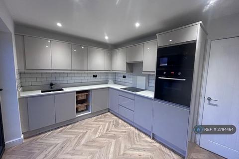 2 bedroom terraced house to rent, Handsworth Walk, Southport, PR8