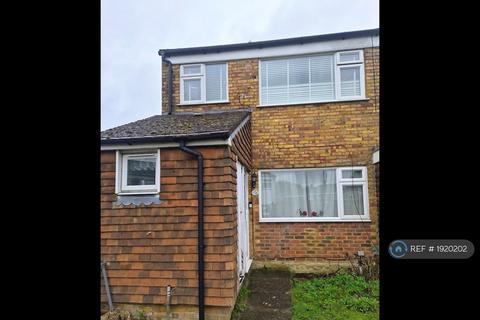 3 bedroom terraced house to rent, Pinewood Park, Farnborough, GU14