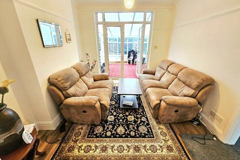 3 bedroom semi-detached house for sale, Milwain Drive, Heaton Chapel, Stockport, SK4