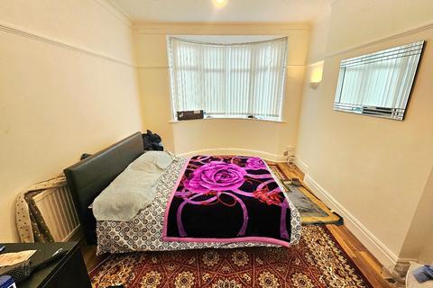 3 bedroom semi-detached house for sale, Milwain Drive, Heaton Chapel, Stockport, SK4