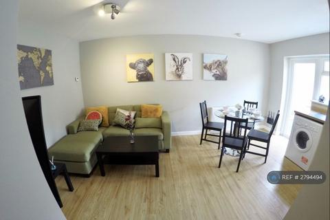 2 bedroom flat to rent, Newcastle Road, Reading, RG2