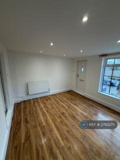 2 bedroom terraced house to rent, Butt Road, Colchester, CO3