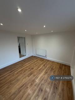 2 bedroom terraced house to rent, Butt Road, Colchester, CO3