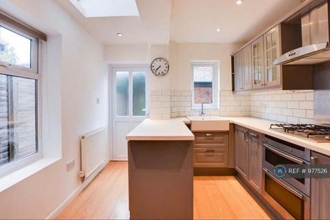3 bedroom terraced house to rent, Avenue Road Extension, Leicester, LE2