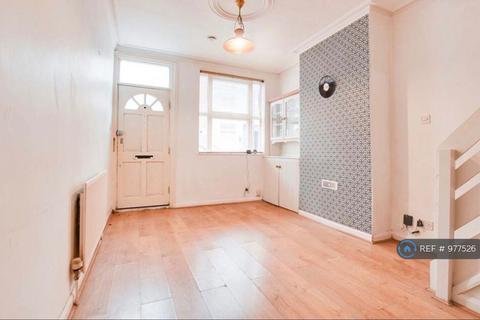 3 bedroom terraced house to rent, Avenue Road Extension, Leicester, LE2