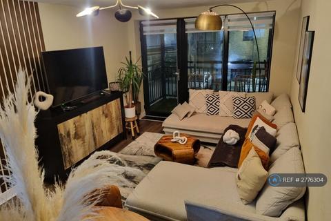 2 bedroom flat to rent, London, London, SE25