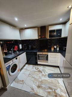 2 bedroom flat to rent, London, London, SE25