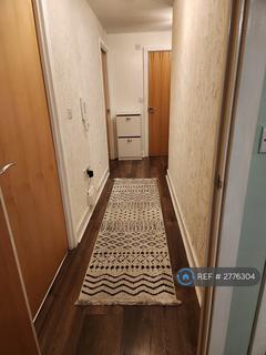 2 bedroom flat to rent, London, London, SE25