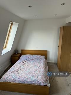 1 bedroom in a house share to rent, Oxford Gardens, London, W10