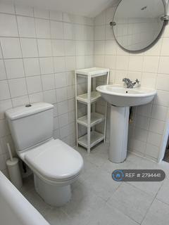 1 bedroom in a house share to rent, Oxford Gardens, London, W10