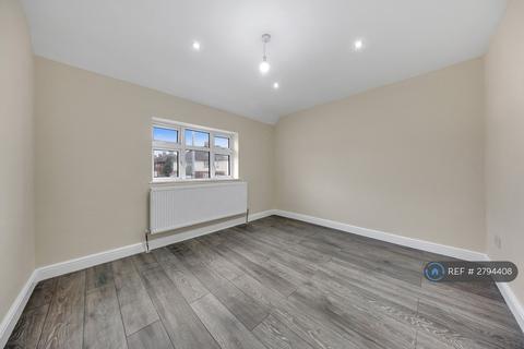 5 bedroom semi-detached house to rent, Rainham Road North, Dagenham, RM10