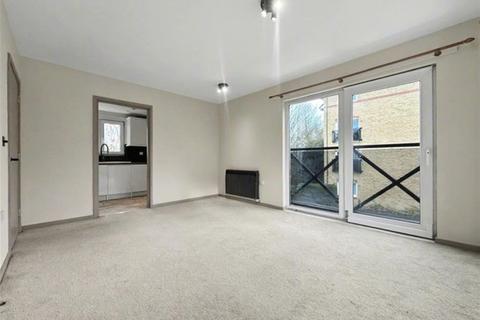 2 bedroom flat to rent, Amberside Court, Hardings Close, Hemel Hempstead