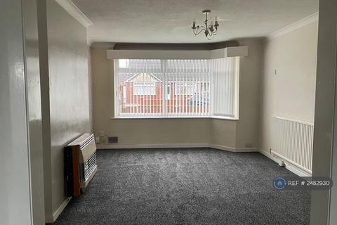 3 bedroom semi-detached house to rent, Eddisbury Road, Ellesmere Port, CH66