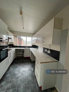 3 bedroom semi-detached house to rent, Eddisbury Road, Ellesmere Port, CH66