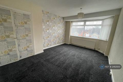 3 bedroom semi-detached house to rent, Eddisbury Road, Ellesmere Port, CH66