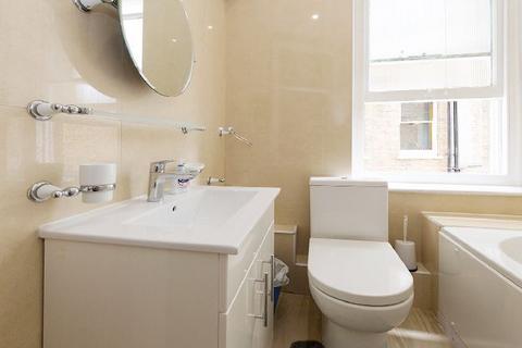 Studio to rent, W9