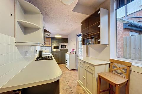 2 bedroom semi-detached house for sale, Avenue Road, Kenilworth