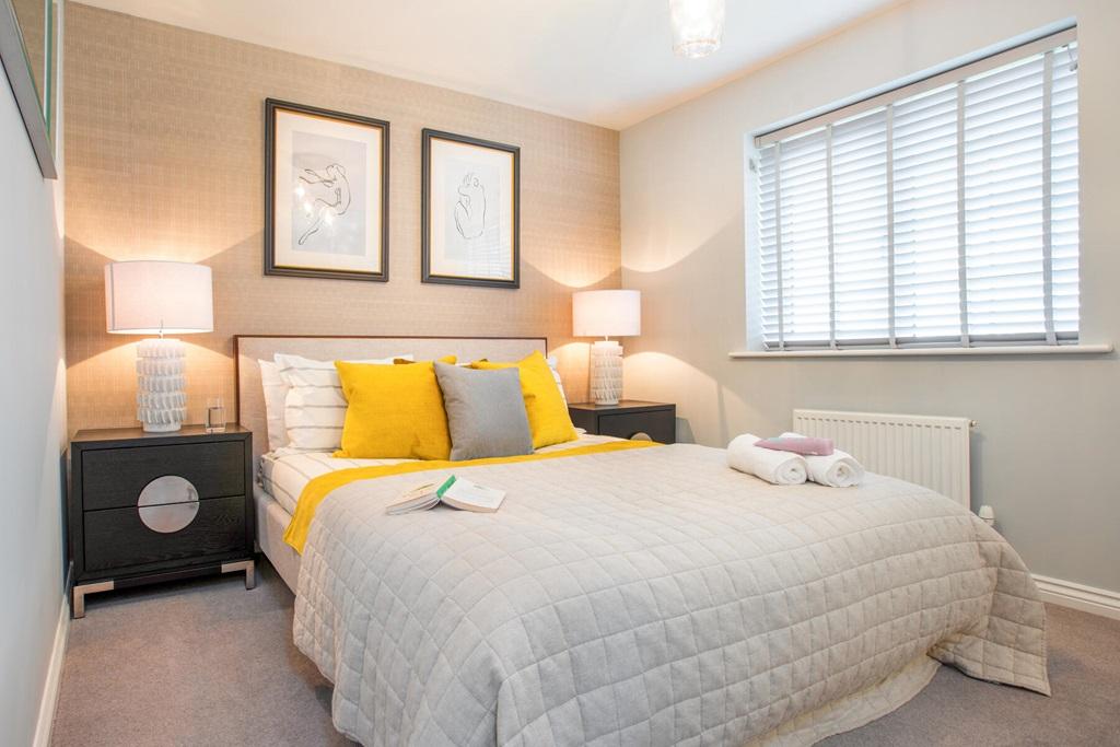Spare bedroom or home office - typical Taylor...