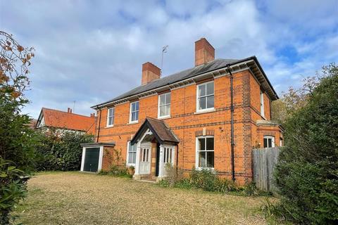 Park Road: Peterborough