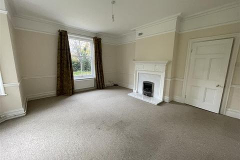 5 bedroom detached house for sale, Park Road: Peterborough