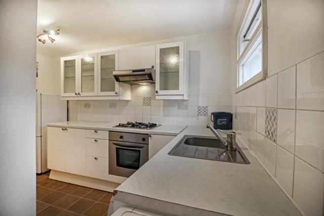 Kitchen 2 (1).JPG
