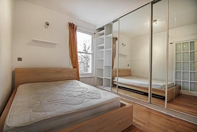 Bedroom (1).JPG