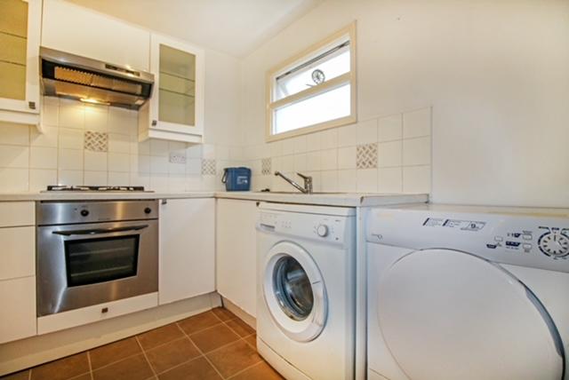 Kitchen 1 (2).JPG