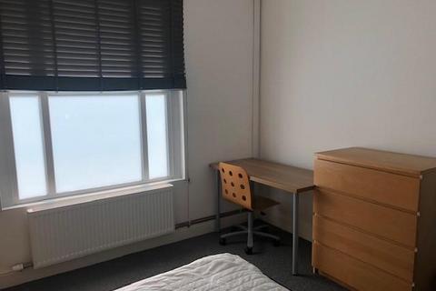 undefined, ROOM IN HOUSE SHARE - Alfred Street Gloucester