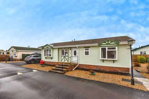 2 bedroom park home for sale, Whitfield Close, Warminster, BA12