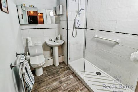 2 bedroom apartment for sale, London Road, Cheshire CW9