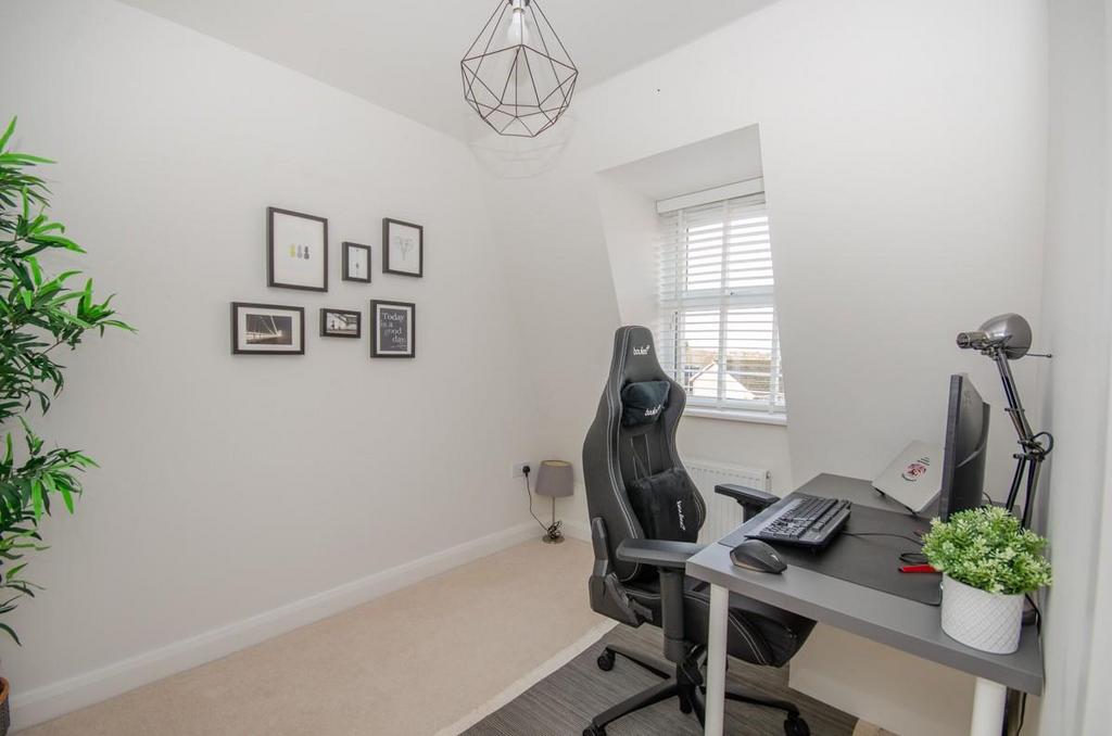 Bedroom 4.jpg