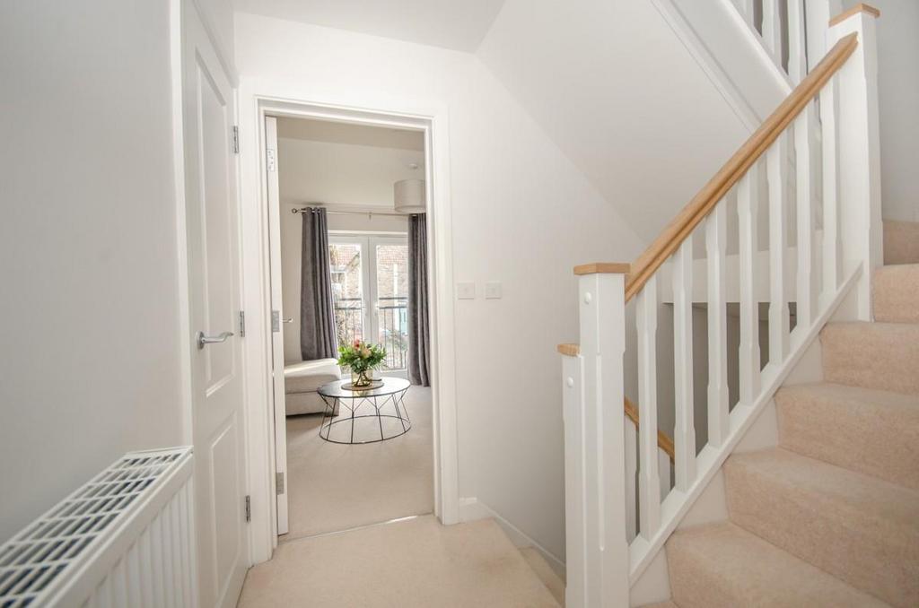 1st floor landing.jpg