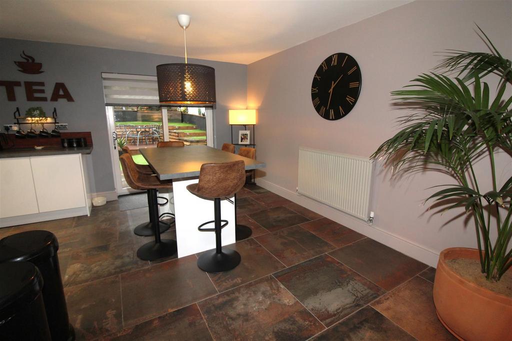 Open Plan Lounge/Dining Room