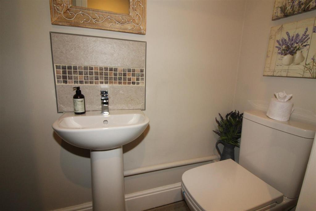 Cloakroom/WC